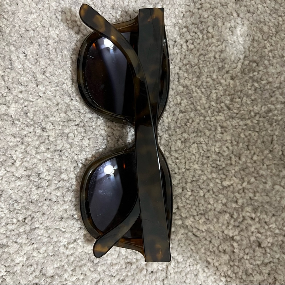 Fun reflective sunglasses - Picture 2 of 3